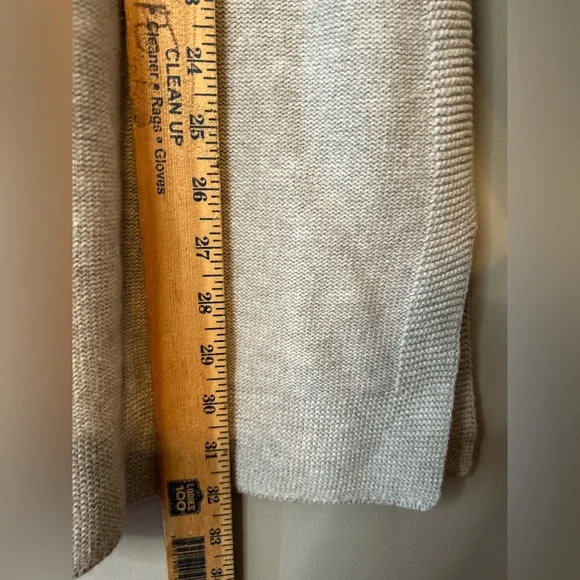 Minimal tunic length sweater - Picture 9 of 12